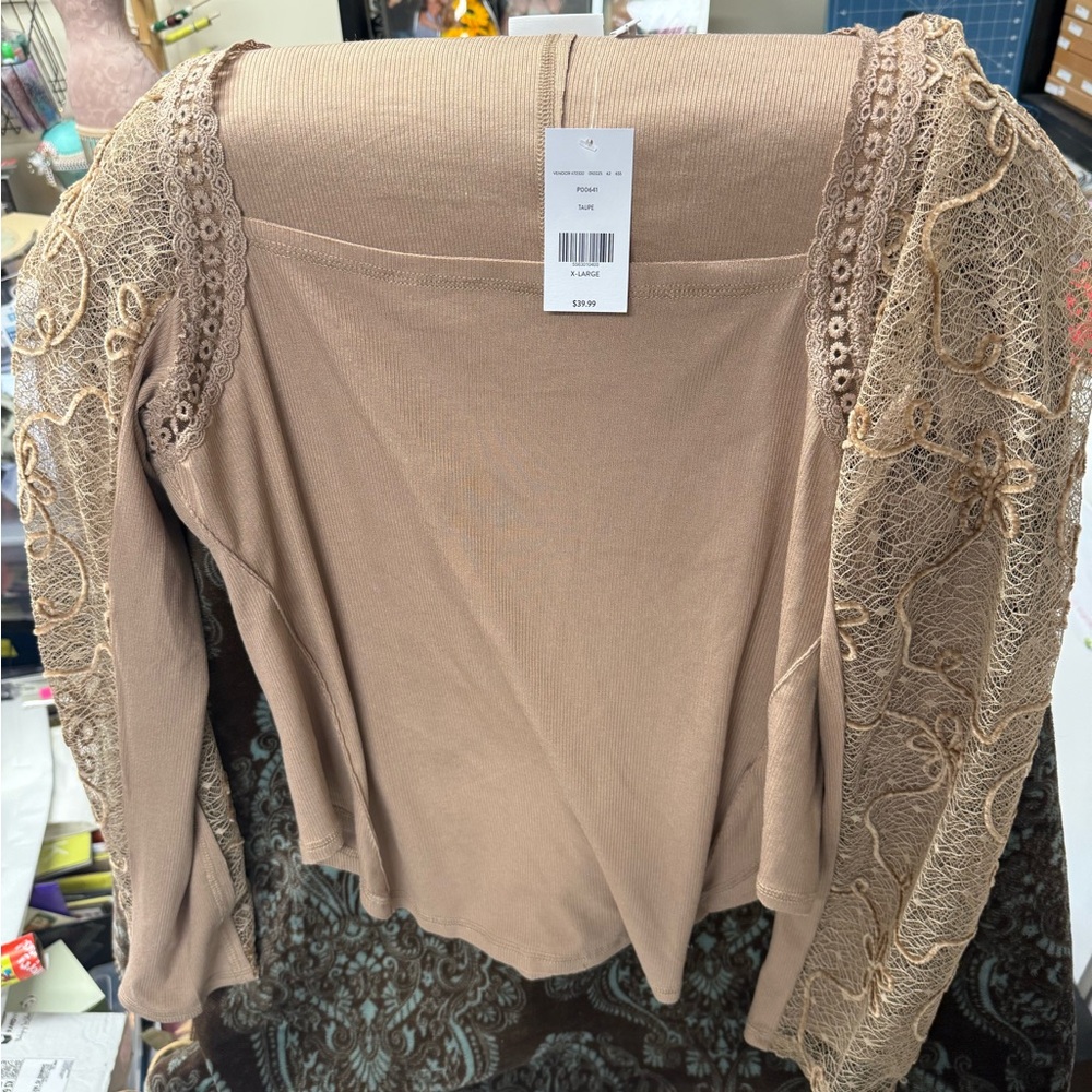 Chic Lace Sleeve Women's Blouse in Tan